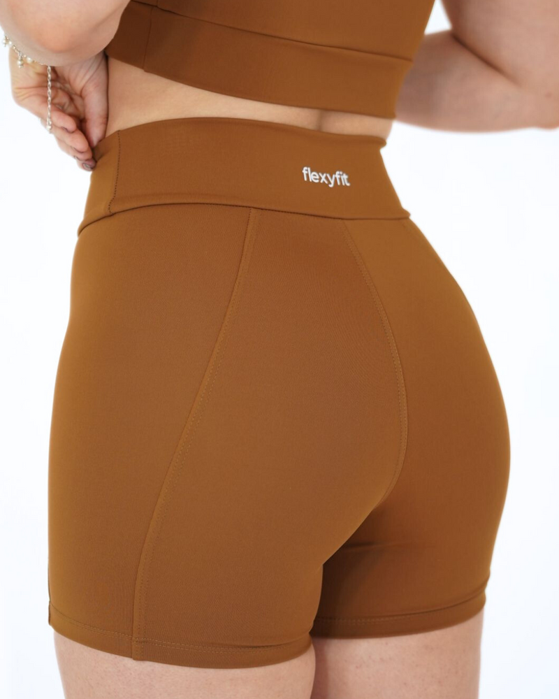 Short Basic Recorte Caramelo